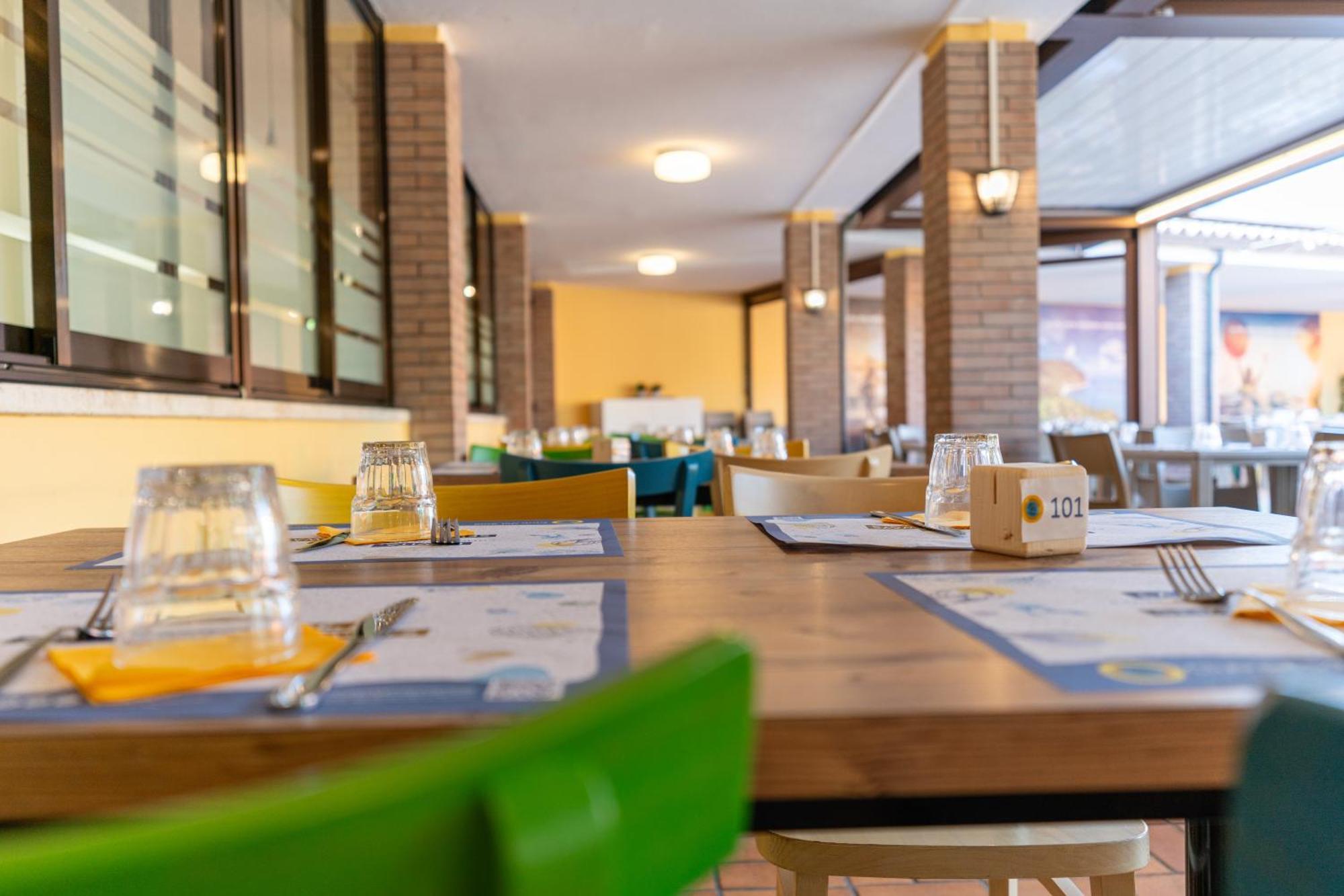 Club Del Sole La Risacca Family Collection Hotel ปอร์โต ซันเตลปีดิโอ ภายนอก รูปภาพ